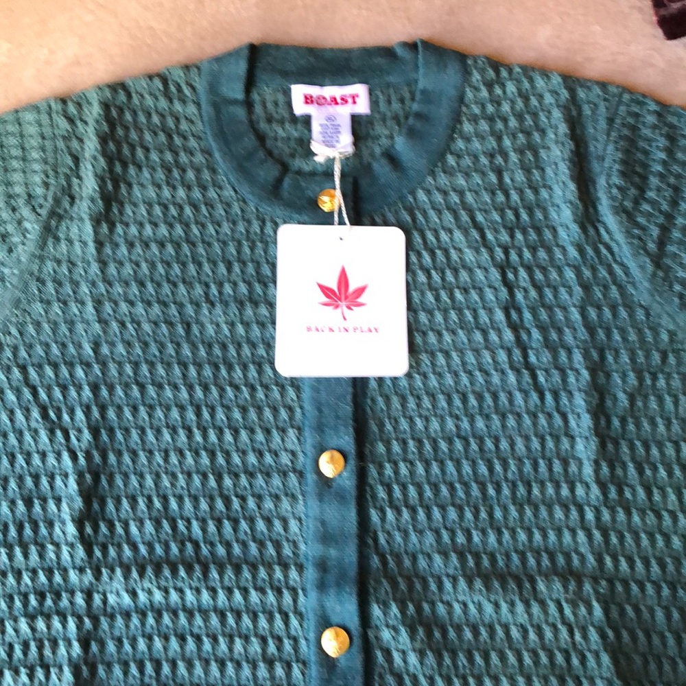 Women’s Crew Neck Cardigan - Picture 3 of 3